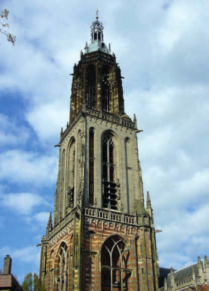 PROVINCIE UTRECHT 43 Van links naar rechts: de Domtoren van Utrecht, de Onze Lieve Vrouwetoren van Amersfoort en de Cuneratoren van Rhenen.