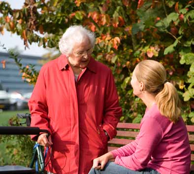 DIENSTVERLENING AAN DE WIJK Moerzicht richt zich ook op thuiswonende ouderen in de wijk. Wij bieden ouderen in Yerseke verschillende diensten om het welzijn te verhogen.