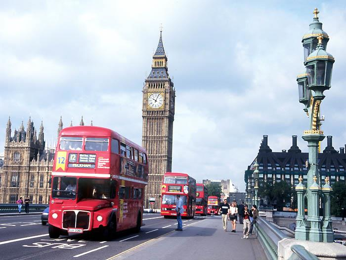 Programma woensdag 4 september 2013 07.00-08.30 Ontbijt. 09.00-09.30 Bus naar Westminster Abbey 09.30-11.00 Wandeling langs Downing Street 10, Whitehall, Trafalgar Square naar Buckingham Palace 11.