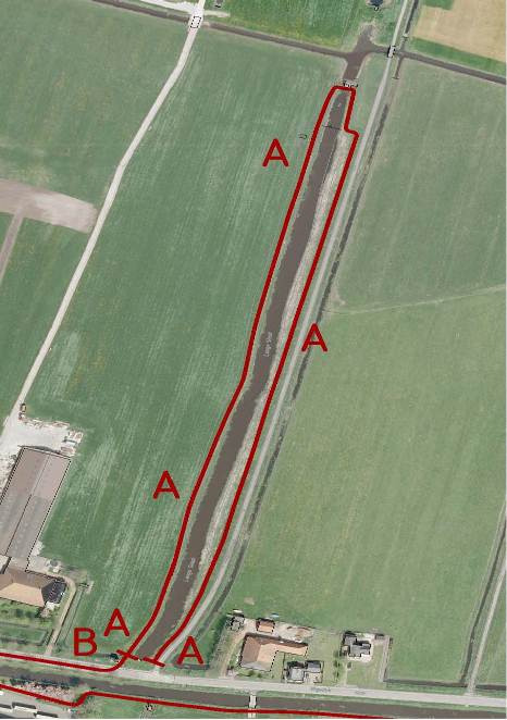 - Aan de binnenteen van de kade bevindt zich een fietspad. - Er bevinden zich in totaal twee inlaatduikers in de kade, deze bevinden zich ter hoogte van km 0,000 en km 0,875.