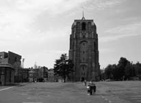 ongewoon bestuur Boudewijn Steur Drs. B.F. Steur is historicus. De scheve toren In 1435 werden de drie nederzettingen Hoek, Nijehove en Oldehove tot een nieuwe stad samengevoegd, Leeuwarden.