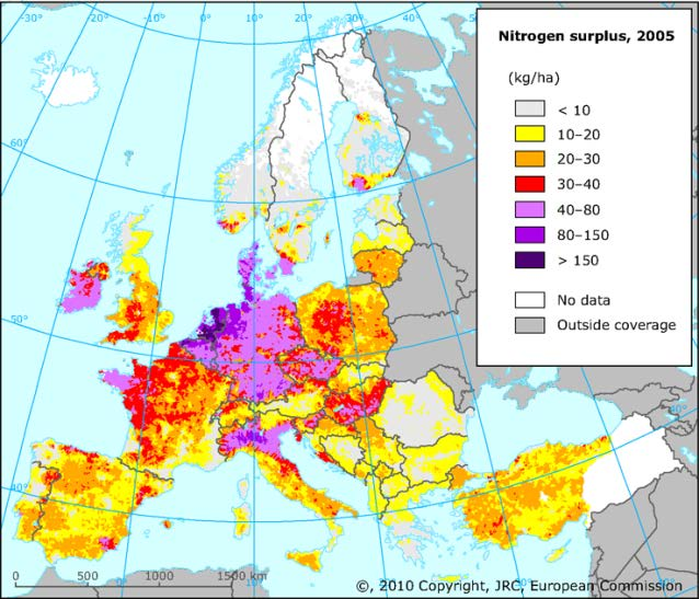 aan teruggewonnen fosfaat bedraagt dus hooguit 5 procent, terwijl het allergrootste probleem nog steeds het verlies aan stikstof is naar lucht, bodem en water.