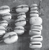 Blokkenmaken als stageproject Blok o(m) -blok-ken 1) onderdeel van (les)programma 2) ovaal scheepsonderdeel waardoor touw wordt geleid -ken vorm van studeren -schaaf kleine, doodskistvormige schaaf