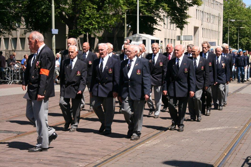 Evaluatie Nederlandse Veteranendag 29 juni 2006 Resultaten van de enquête onder