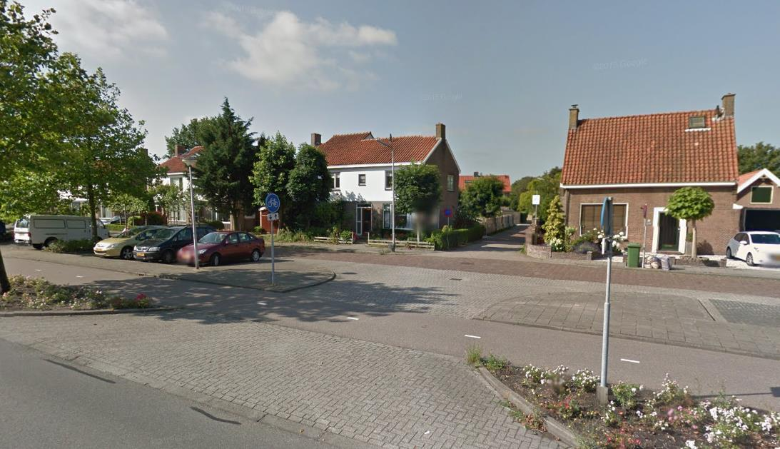 aanwezig zijn. Een mogelijke oorzaak kan een groot voertuig zijn geweest, dat op de laatste parkeerplaats direct naast de uitrit of op het trottoir, het zicht heeft ontnomen.