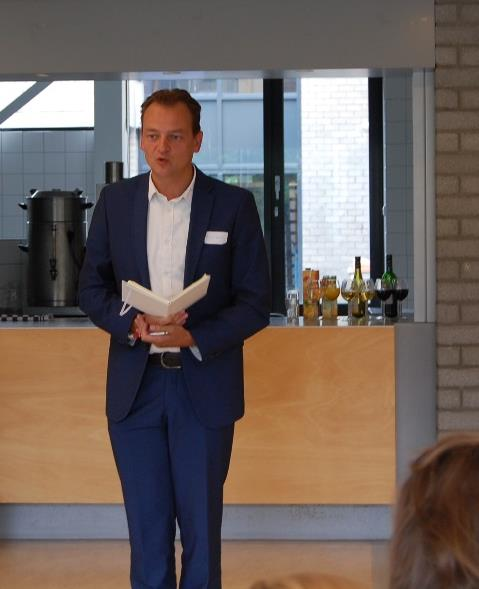 Afsluiting Met dank aan Spekman Productions werd de mini-conferentie afgesloten met een gedicht in de stijl van Nico Dijkshoorn.