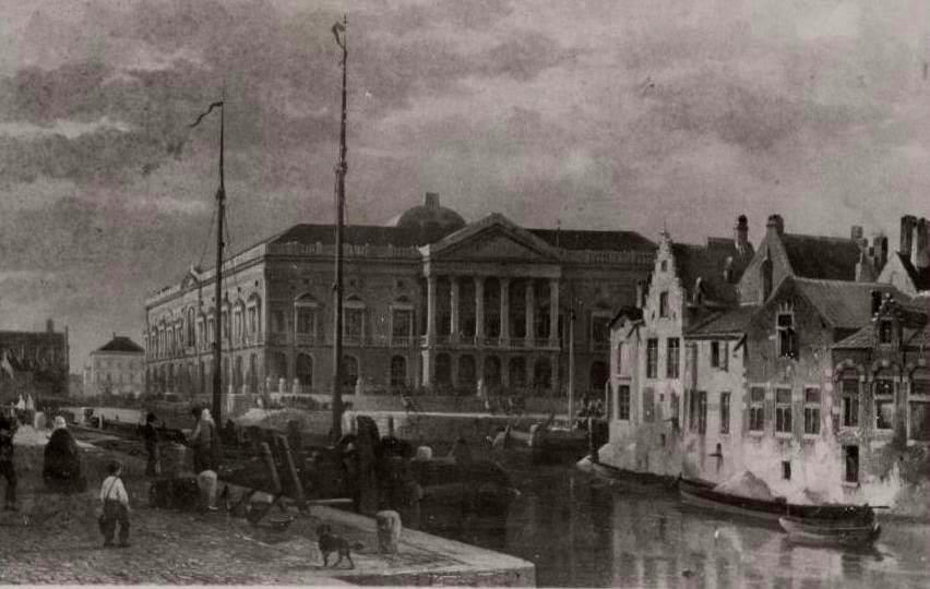 Foto van een schilderij begin 19 de eeuw van Boulanger De noodzaak van een justitiepaleis te bouwen. In 1832 had men het hof van beroep in Gent gevestigd. Het Hof van Assisen zetelde in het stadhuis.