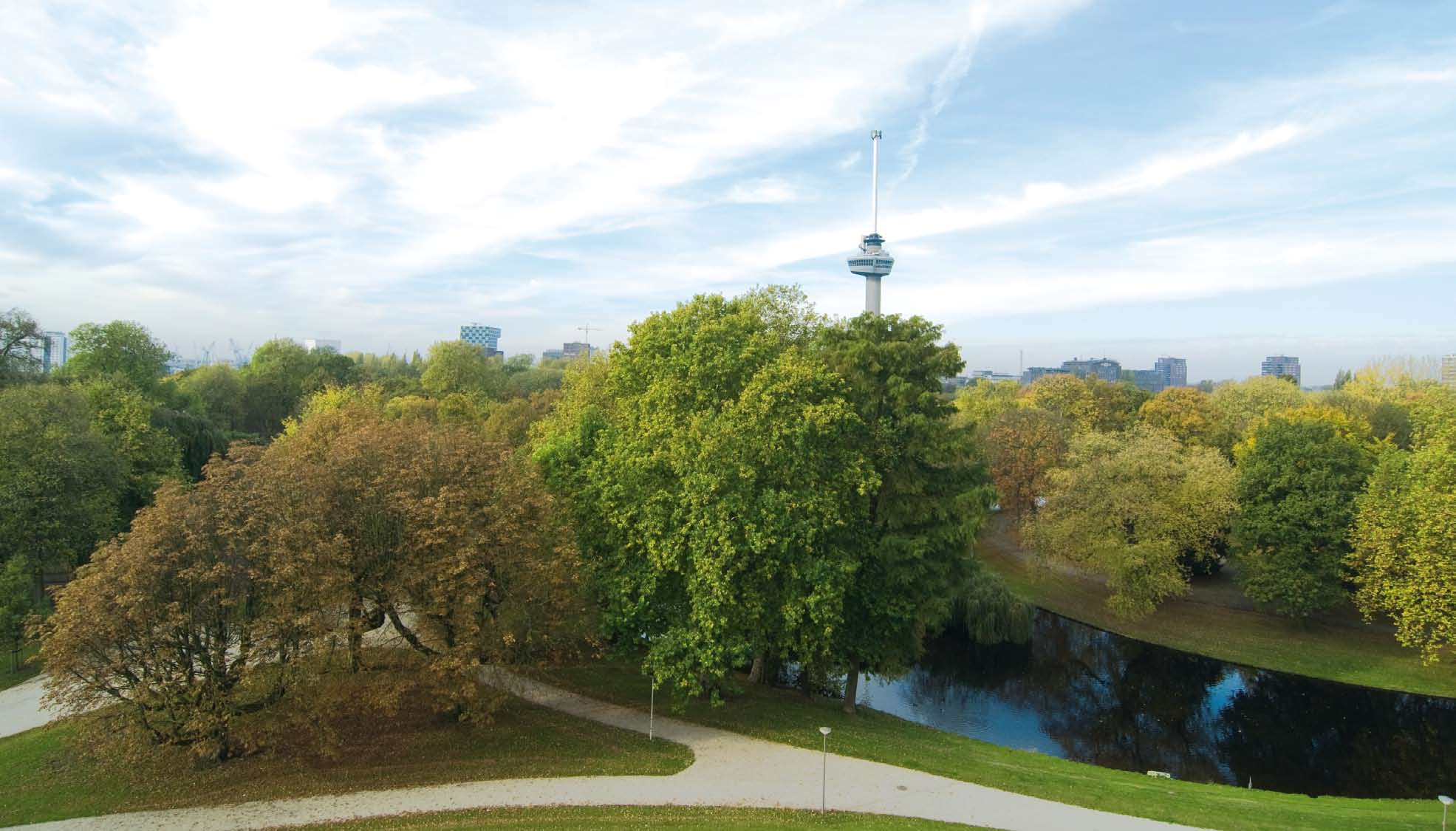 pectief vanuit nieuw perspectief De Westerlaantoren ligt in het Scheepvaartkwartier van Rotterdam, ten noorden van de Nieuwe Maas en ten westen van de Erasmusbrug.