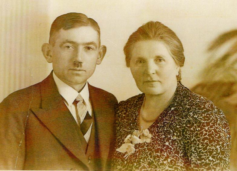 Tiem van Zanten en Luchien van Zanten-Niemeijer Luchien van Zanten-Niemeijer, stierf rond de Bevrijdingsdagen van 1945 aan de gevolgen van longontsteking; zij was nog geen vijftig jaar oud.