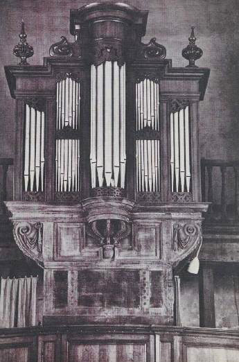 Waalse / Gereformeerde kerk Waalse / Gereformeerde kerk In 1743 bouwde Thomas Weidtman uit Ratingen (D) het thans nog aanwezige orgel, waarbij gebruik werd gemaakt van de kas van het vorige rond