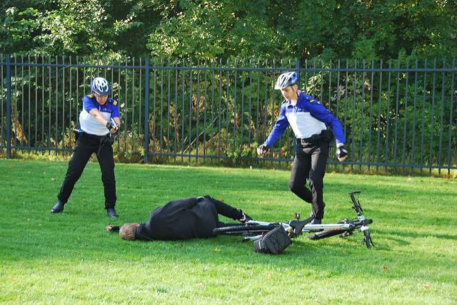 Rechten van de verdachte U bent aangehouden door de politie en naar het bureau gebracht.