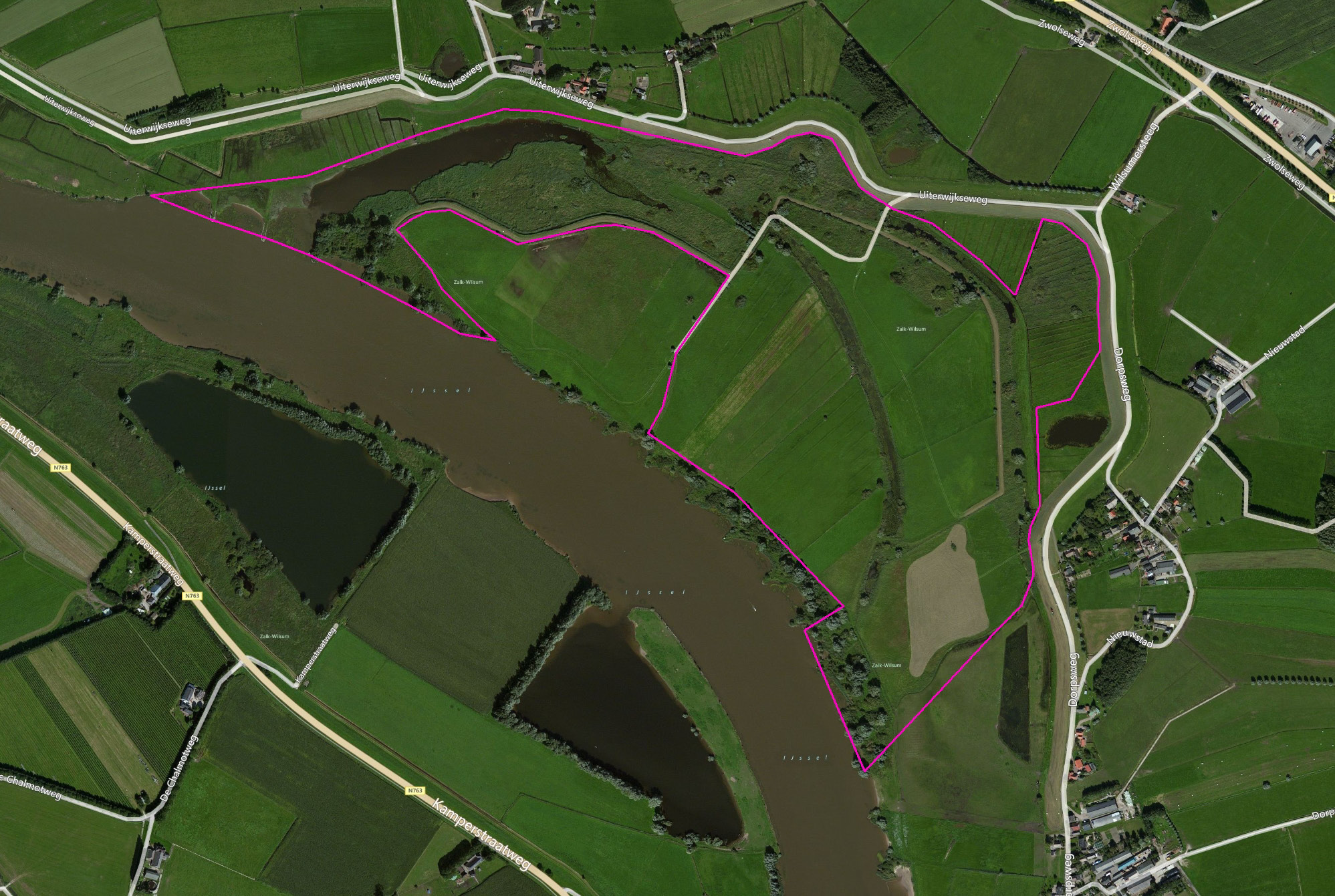 1. Inleiding 1.1. Aanleiding In het kader van het project Zomerbedverlaging Beneden-IJssel is een vergraving binnen de contouren van het zomerbed van de IJssel voorzien.