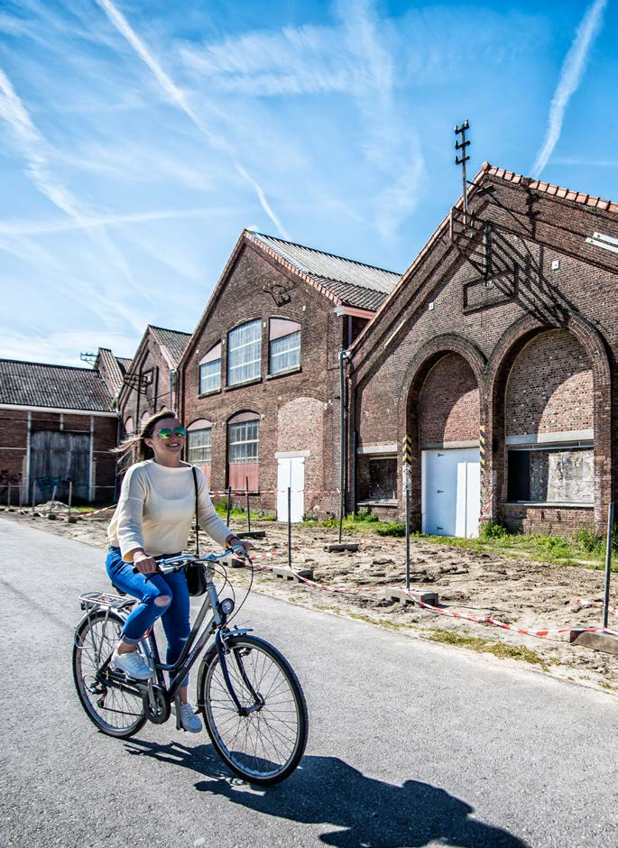 8 STADSPROJECTEN 9 CENTRALE WERKPLAATSEN Een nieuw centrum voor Kessel-Lo De grote spoorwegateliers hebben 150 jaar lang de economie, het leven en de groei van Kessel-Lo bepaald.