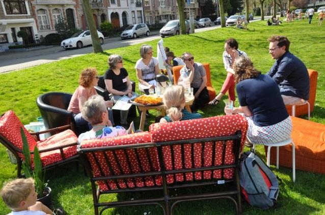 - De bewonersgroep Werkgroep Sint-Pieters- Buiten vraagt al een tijdje om het groene terrein van de Hogeschool aan de Voskenslaan te mogen gebruiken. De Stad ondersteunt die vraag.