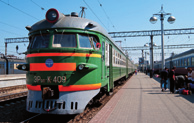 Lees de tekst en beantwoord de vragen. De Trans-Siberisce spoorlijn (rode lijn) begint in Moskou en eindigt in Vladiwostok. Hieronder staan de steden vanaf Moskou met et aantal gereisde kilometers.