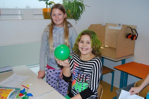 Ateliers groep 7-8, vogelhuisjes maken Ateliers groep 7-8,