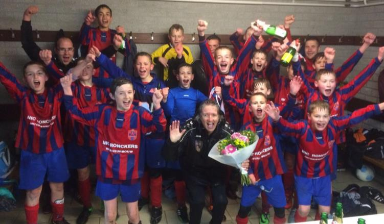 Kampioenen!! BMR/SNC 14 D2 is maandagavond 25-04-2016 kampioen geworden in de 2e klasse 605. Banholt, Mheer, Reijmerstok, Slenaken en Noorbeek samen in 1 team!