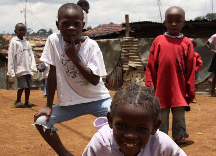 Kinderen in Kibera Inhoudsopgave Inhoudsopgave Pagina 1 Introductie Pagina 2 4 Pijlers Pagina 3 Werkgelegenheid Pagina 4 Onderwijs Pagina 5 Opvang wezen Pagina 6 Export Pagina 7