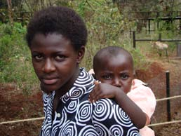 4 Pijlers Stichting4Life is in 2001 opgericht en sindsdien actief in Kenia met projecten voor vrouwen en kinderen.