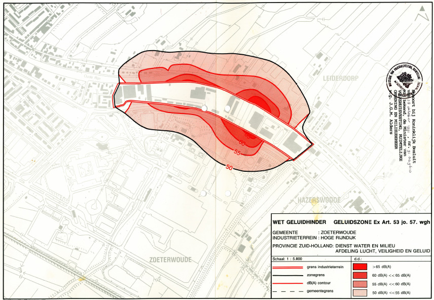 3. Situatie 3.1 Oosthoek Het industrieterrein is gelegen tussen de Hoge Rijndijk en de rivier de Oude Rijn. Ten westen vormt de Weipoortse Vliet de begrenzing.