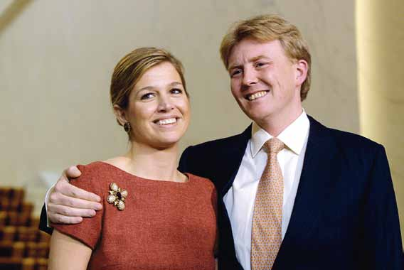 1 2 2001 1 Verloving van prins Willem-Alexander met Máxima Zorreguieta. De achtergrond van vader Zorreguieta zorgt voor veel discussie en onrust.