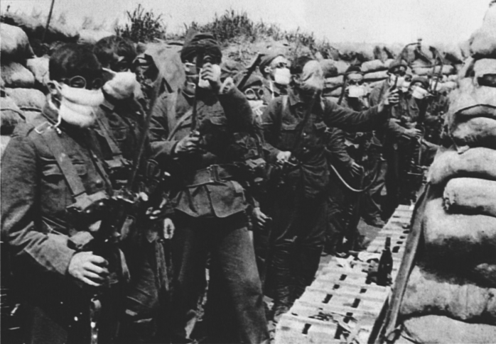 bron 18 Soldaten klaar voor de strijd (1915). Vier bronnen (bron 19 tot en met 22) over de geschiedenis van Rusland en de Sovjetunie in de 20e eeuw.