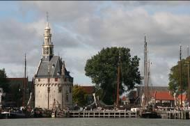 Hoorn Hoorn is een oude, maar springlevende stad met allure en een rijk historisch verleden. Sinds 1357 heeft Hoorn haar stadsrechten!