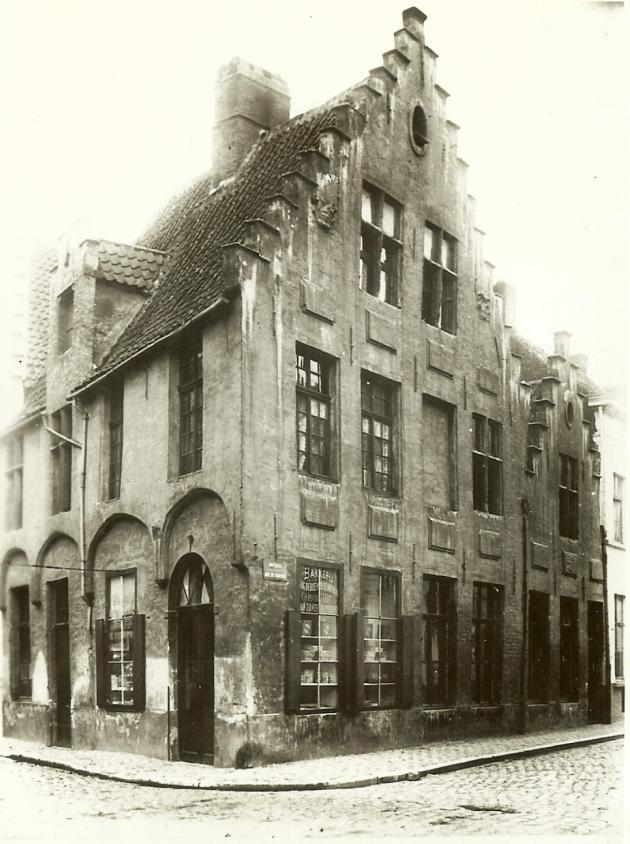 Huizen hoek Gildestr Kalvermarkt