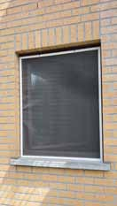 moustiquaires LOUISIANA Aluminium vliegenraam Gelakt aluminium profiel Aanpasbaar kader (maximale van het kader 00 x 0cm) Past op alle ramen (hout, aluminium of pvc) Monteerbaar zonder het raam te