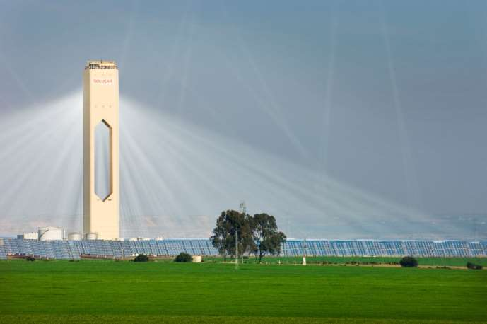 CSP Toren met heliostaten: de PS 20 Sevilla Torens met