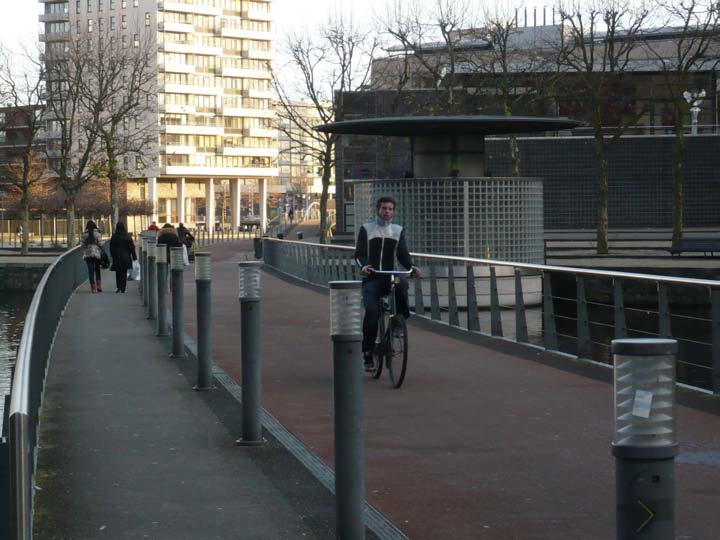 Bicycle paths are seperated from