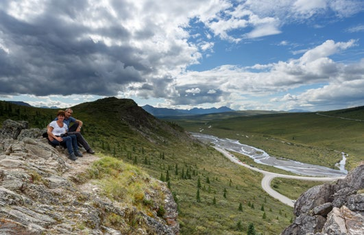 Na je aankomst in de Anchorage ben je eerst in de gelegenheid de grootste stad van Alaska te verkennen. Op dag twee vertrek je met je huurauto richting het noorden naar Denali National Park.