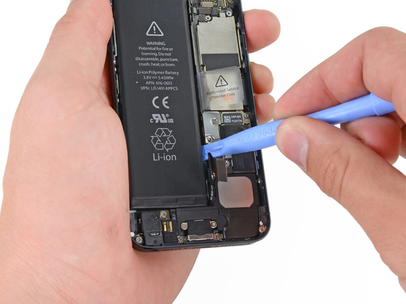 11. Verwijder de volgende twee schroeven: - Eén 1,8 mm. schroef (rood) - Eén 1,6 mm. schroef (oranje) 12. Verwijder deze metalen houder van de iphone. 13.