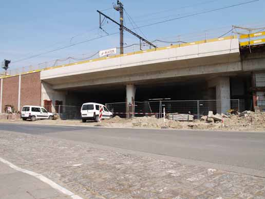 Steeds aparte tram- en buspassage in station Deze tunnel zal gedurende de langdurige stationswerken garanderen dat het openbaar vervoer van de Voskenslaan naar het