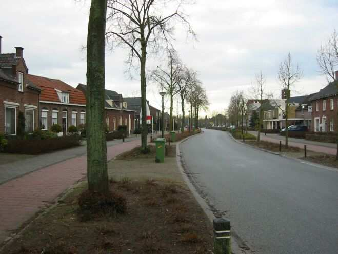 Groen en water Holthees is een kleine kern in een overwegend open agrarisch landschap. Hierdoor speelt het omliggende landschap een relatief grote rol binnen de kern.