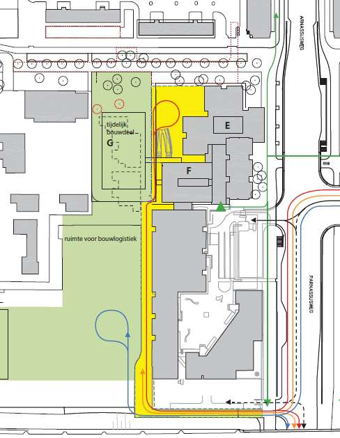 Situatie tijdens bouw tijdelijke rechtbank: Bereikbaar Route bouwverkeer