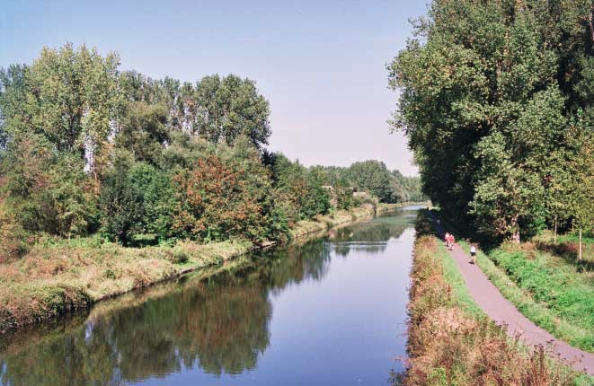 Met andere woorden: Vlaanderen heeft behoefte aan een zekere centralisatie van watergegevens en kennis, en aan een gecoördineerde aanpak over de grenzen van diensten en bestuursniveaus heen.