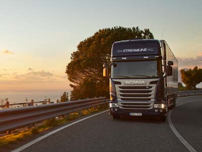 Veiligheid op de weg komt altijd op de eerste plaats; indrukwekkend zicht is een fraaie bonus. De Scania Streamline is voorzien van nieuwe koplampen die uw pad verlichten.