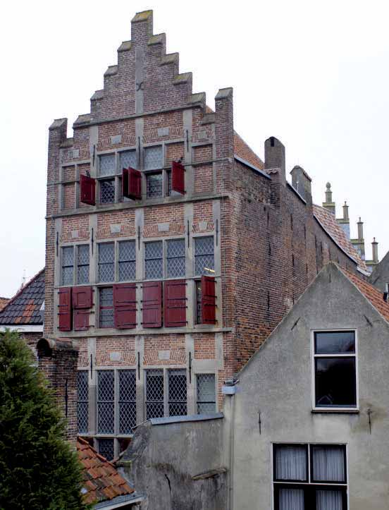 Oudestraat 158; De achtergevel van het Gotisch Huis na