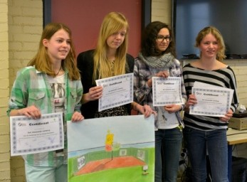 Voorbeeld: Drieprovinciënpunt Esmee, Nadine, Sophia en Myrtilene wonnen de ontwerpwedstrijd die door de dorpsraad Vrouwenakker (gemeente