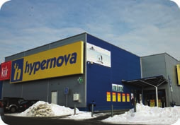Hypernova behoren tot de bekendste supermarktmerken in Tsjechië en Slowakije. Eind 2010 had 279 winkels in Tsjechië, één meer dan vorig jaar, en 26 winkels in Slowakije.