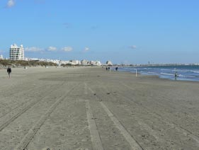 parkeergelegenheid is. Vervolgens door via Carnon-Plage naar Palavas-les-Flots.