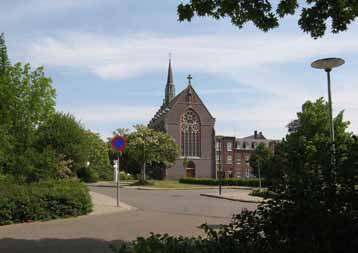 tevens nabij de diverse uitvalswegen rond Roermond.