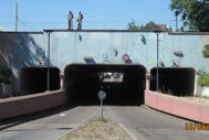 Voordeel hiervan is dat de voetgangers vanuit de tunnel, zeker in combinatie met het eventueel verbreden van de trap, direct een goede aansluiting hebben op het NS station en parkeergarage