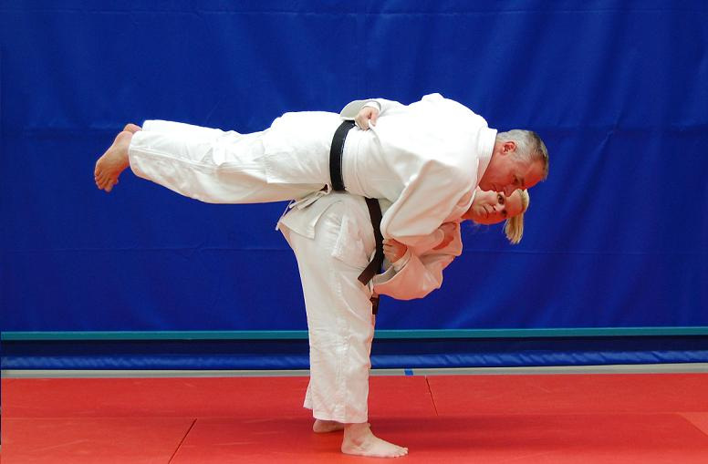 Judovereniging Gen-Do-Ju te Nieuw-Weerdinge zoekt herintredende judoka s Heb je vroeger aan judo gedaan en begint het weer te kriebelen zodra je iets over judo leest of ziet?