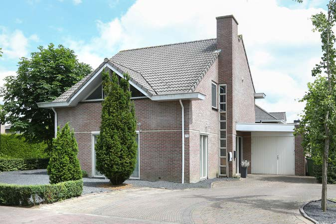 Objectinformatie Te Koop: Verrassende ruime woning, met 5 slaapkamers, gelegen op een hoekperceel op de Golfresidentie te Dronten, met zonnige tuin op het