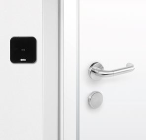 deuren: bv. schuif- en draaideuren, als elektronische deuropener, in liften, enz. Bovendien is de AirKey-wandlezer uitstekend geschikt voor binnen- en buitengebruik.