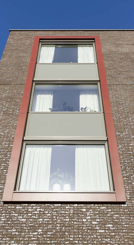 teen met Sboomschorsstructuur zorgt voor levendigheid - Harry Nanninga Verspringende balkons De constructie van het gebouw werd uitgedacht door Daniël Koop van Dantuma-Wegkamp uit Meppel.