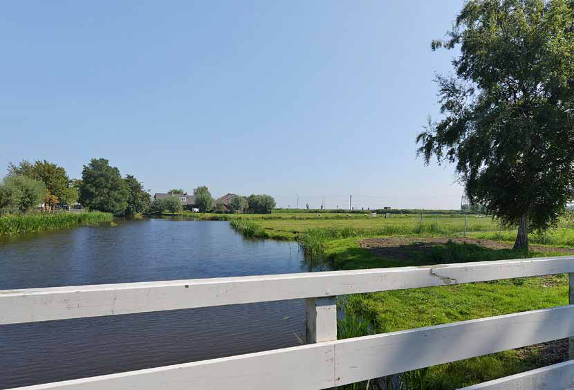 zich de directe busverbinding met Amsterdam en Hoorn.