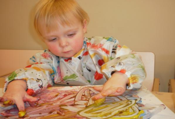 Allergieën Er wordt op Kinderopvang Polly rekening gehouden met allergieën. Dit word besproken tijdens het intakegesprek met de groepsleidsters en wordt verwerkt op het dagschema van uw zoon/dochter.